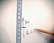 MESURES POUR LA POSE DE PAPIER PEINT

Effectuer les diffrentes mesures : calcul du nombre de rouleaux ncessaires pour tapisser votre pice, hauteur du mur  tapisser, largeur des murs, dcoupe d'un l en forme de L...

Si votre angle de dpart n'est pas d'aplomb, il sera ncessaire de tracer une ligne verticale avec un fil  plomb afin de positionner correctement votre premier l.

Avant l'achat de votre papier peint, vrifiez la signification des symboles existants sur l'emballage du rouleau afin de s'assurer que ce type de papier corresponde bien  la pice que vous voulez tapisser.

Bien faire attention au numro de bain qui doit tre identique sur tous les rouleaux afin d'tre certain d'avoir exactement la mme teinte.

Si votre table  encoller est en bois non trait, il est conseill de la vernir ou de passer une couche de fondur avant la premire utilisation afin d'viter qu'elle ne se dtriore.



Durée : 5'45